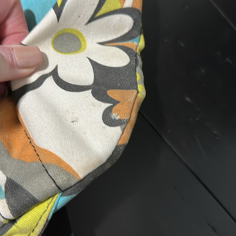 Kavu Crossbody Bag - Picture 4 of 10